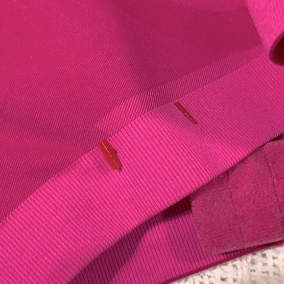 New Pink Brooks Sports Running/Exercise Bra! - Picture 3 of 9